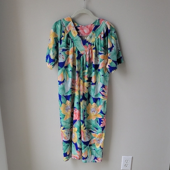 Unbranded Dresses & Skirts - Hawaiian Floral Midi Pull Over Cover‎ Up Short Sleeves Size Small